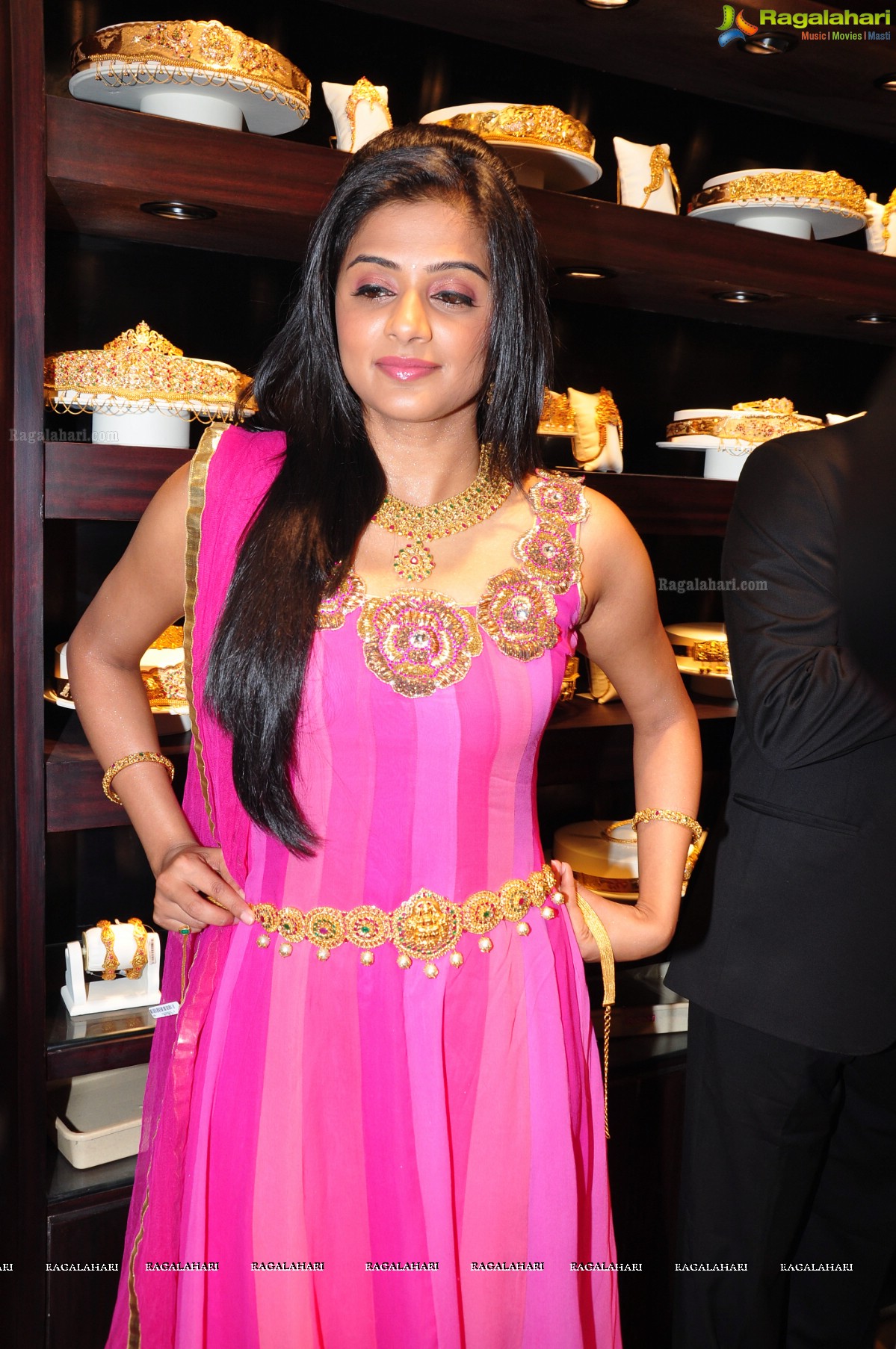 Priyamani in Pink Sleeveless Dress at Jos Alukkas, Kukatpally, Hyderabad