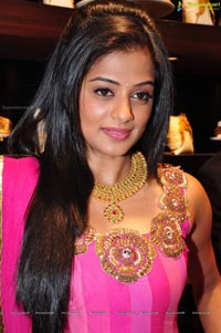 Priyamani at Jos Alukkas Efvent