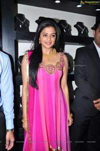 Priyamani at Jos Alukkas Efvent