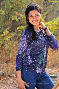 Sanchita Padukone in T-Shirt and Jeans Photos