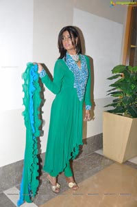 Sania at Khwaish Fashion Show
