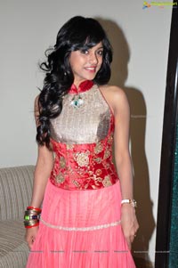 Heroine Vithika