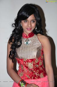 Heroine Vithika