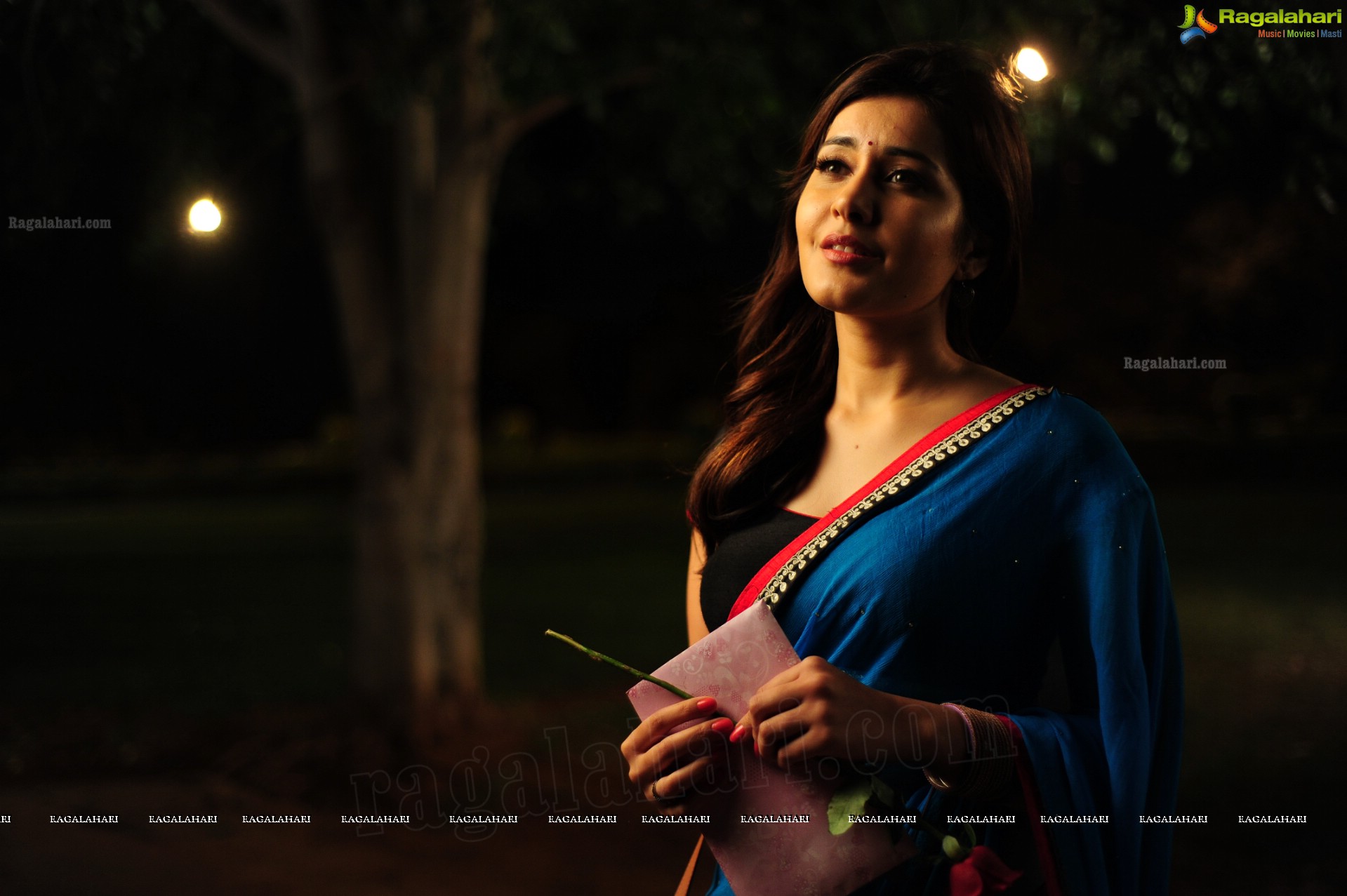 HD Photos: Gorgeous Rashi Khanna in Saree