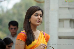 Rashi Khanna in Saree