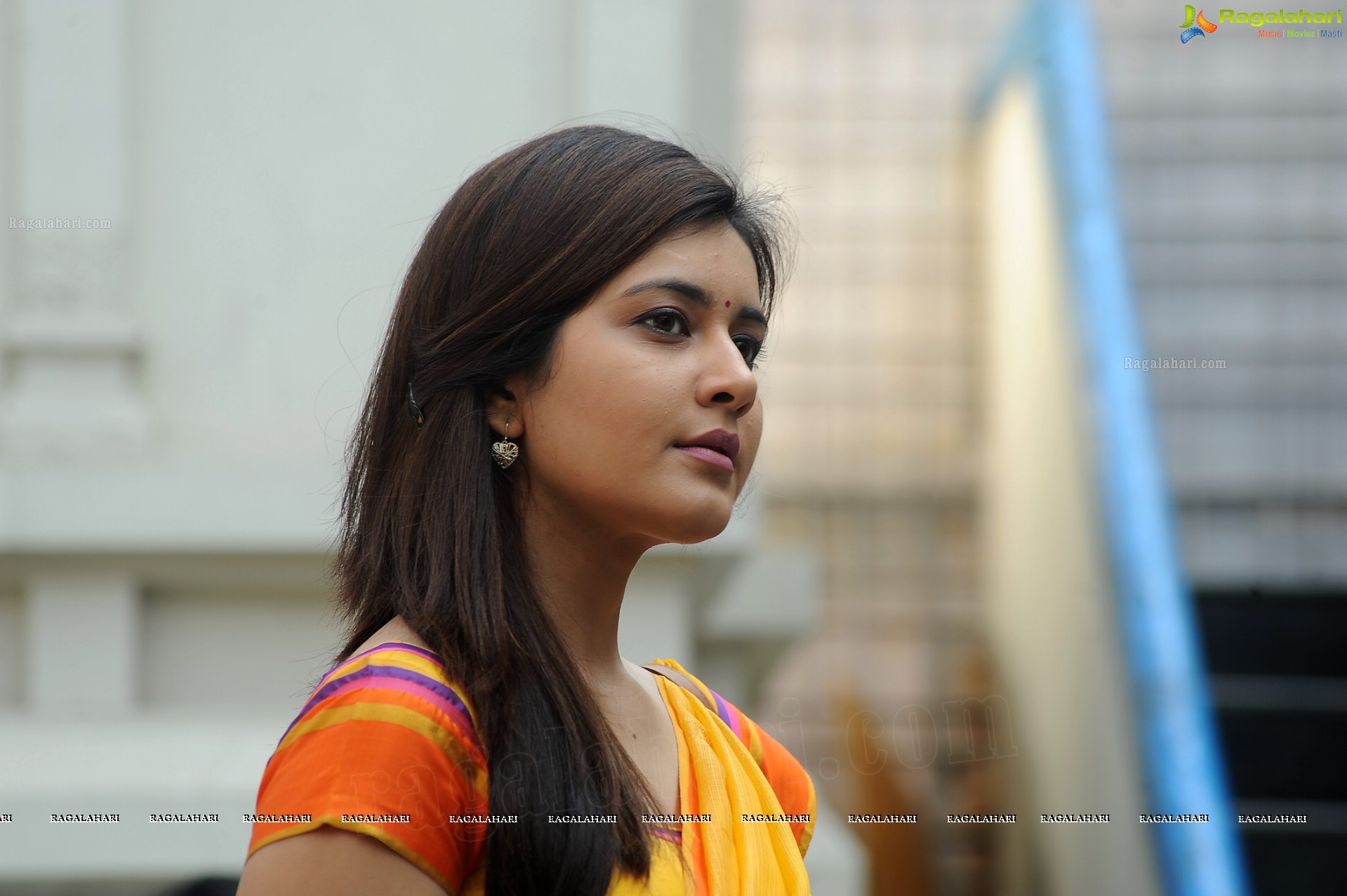 HD Photos: Gorgeous Rashi Khanna in Saree