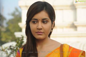 Rashi Khanna in Saree