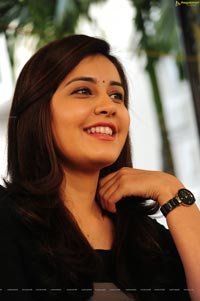 Rashi Khanna in Saree