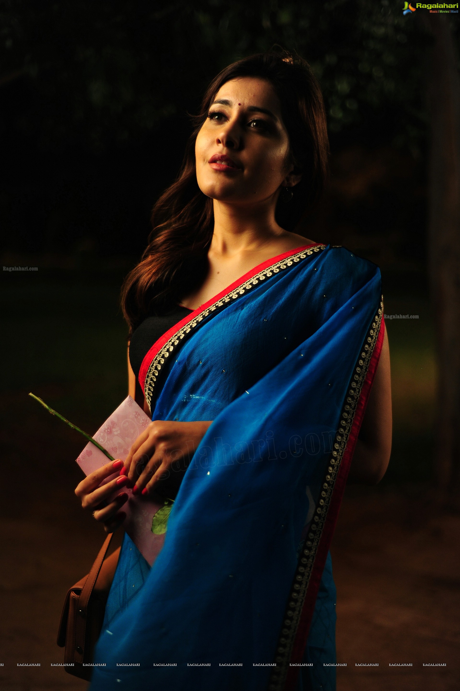 HD Photos: Gorgeous Rashi Khanna in Saree