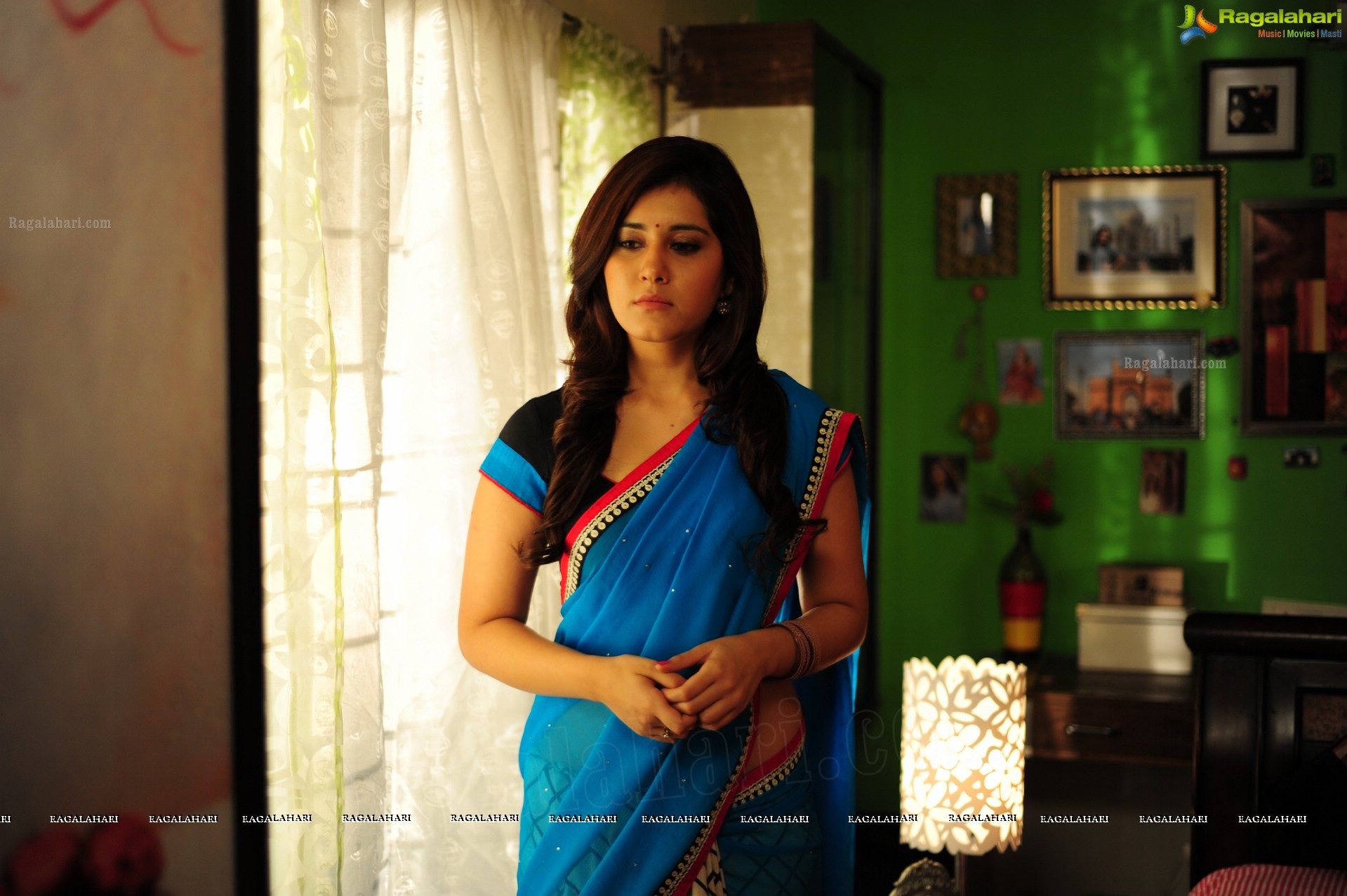 HD Photos: Gorgeous Rashi Khanna in Saree