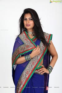 Aakanksha in Banarasi Saree