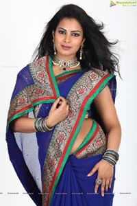 Aakanksha in Banarasi Saree