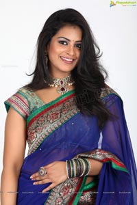 Aakanksha in Banarasi Saree