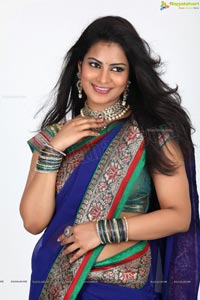 Aakanksha in Banarasi Saree