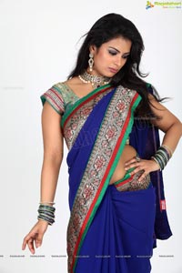 Aakanksha in Banarasi Saree