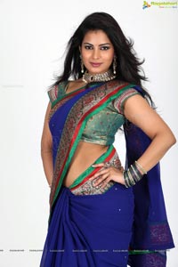 Aakanksha in Banarasi Saree