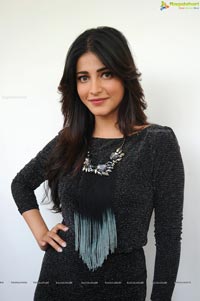 Shruti Haasan in Short Black Dress