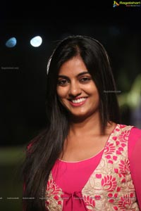 Shruti Raj Theeyani Kalavo