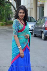 Madhu Shalini in Half Saree