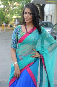 Madhu Shalini in Half Saree