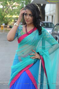 Madhu Shalini in Half Saree