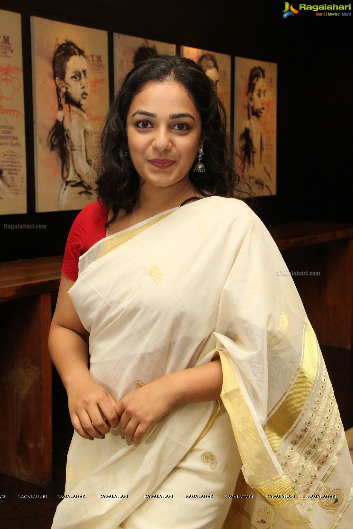 Nithya Menen at Gnana Shekar VS Art Exhibition in Hyderabad, Photo Gallery