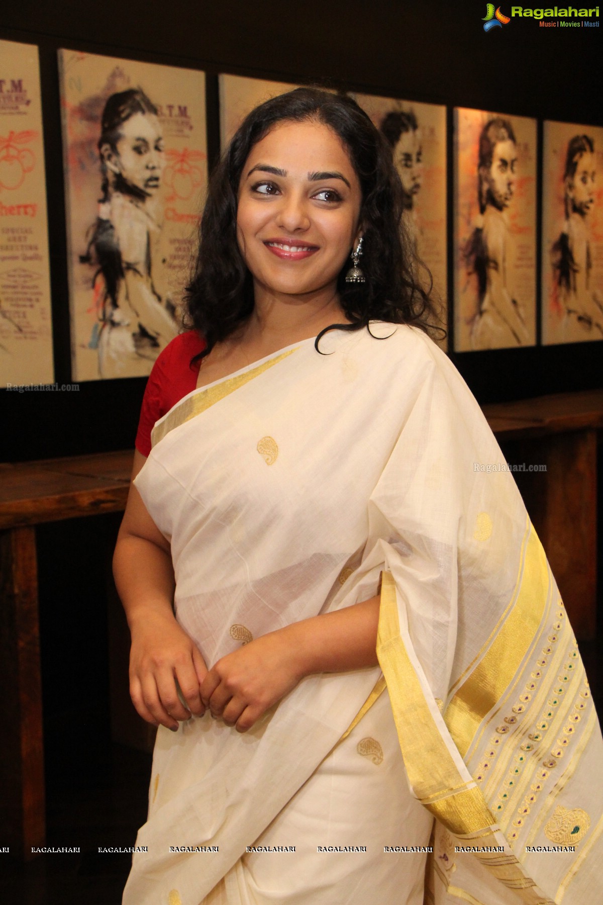 Nithya Menen at Gnana Shekar VS Art Exhibition in Hyderabad, Photo Gallery