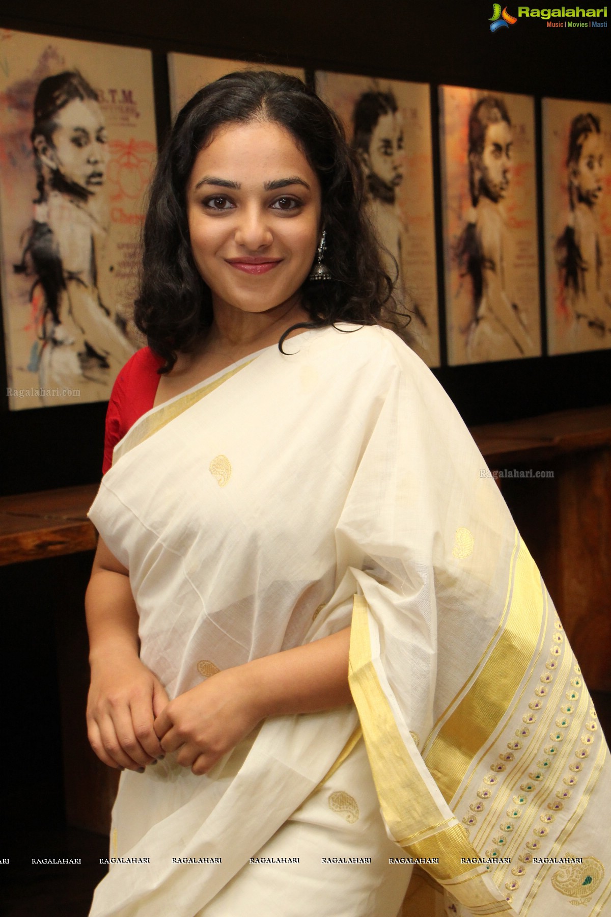 Nithya Menen at Gnana Shekar VS Art Exhibition in Hyderabad, Photo Gallery