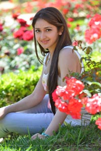 Sayesha Saigal High Definition Photos