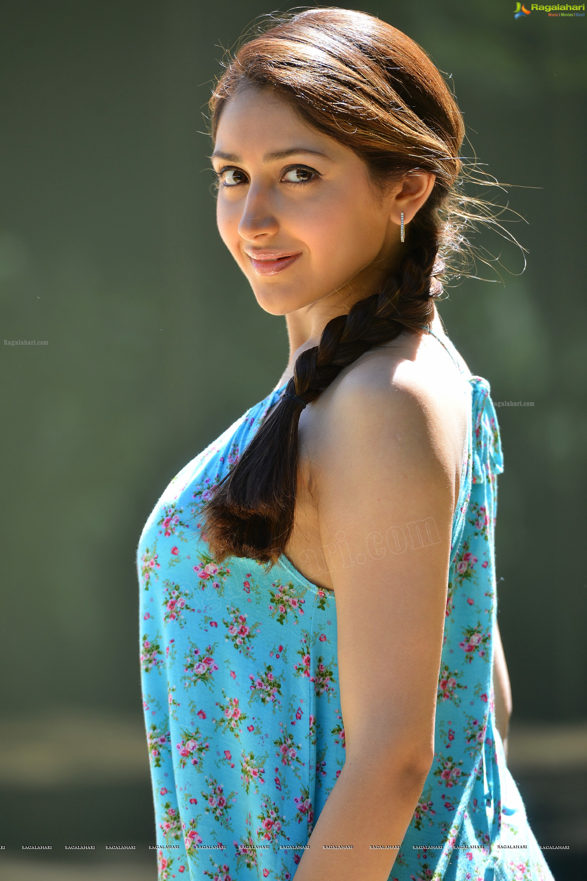 Sayesha Saigal (High Definition)