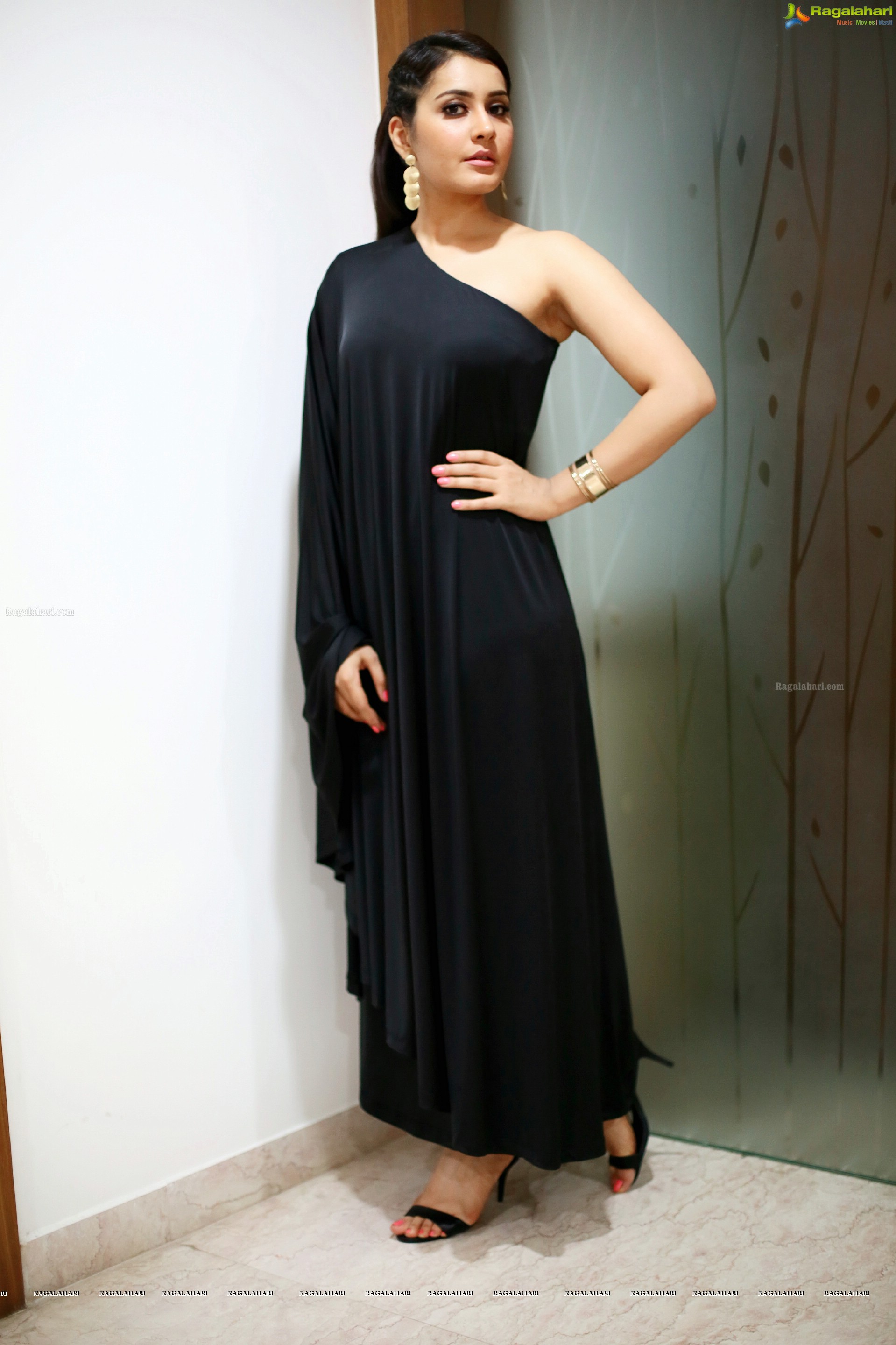 Rashi Khanna in Sleeveless Black Dress Stills