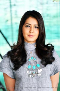 Bollywood Actress Raashi Khanna