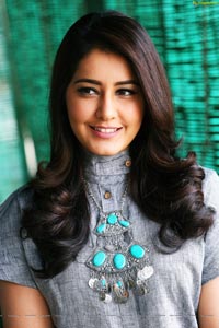 Bollywood Actress Raashi Khanna