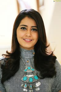 Bollywood Actress Raashi Khanna