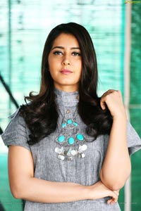 Bollywood Actress Raashi Khanna