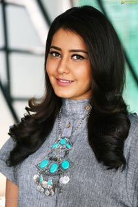 Bollywood Actress Raashi Khanna