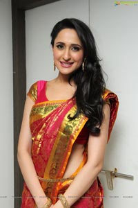 Pragya Jaiswal High Resolution Photos