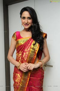 Pragya Jaiswal High Resolution Photos