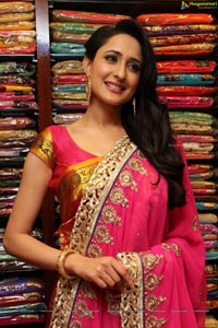 Pragya Jaiswal High Resolution Photos