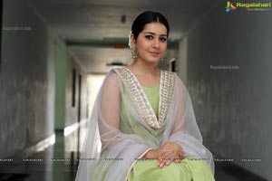 Raashi Khanna Indian Traditional Dress