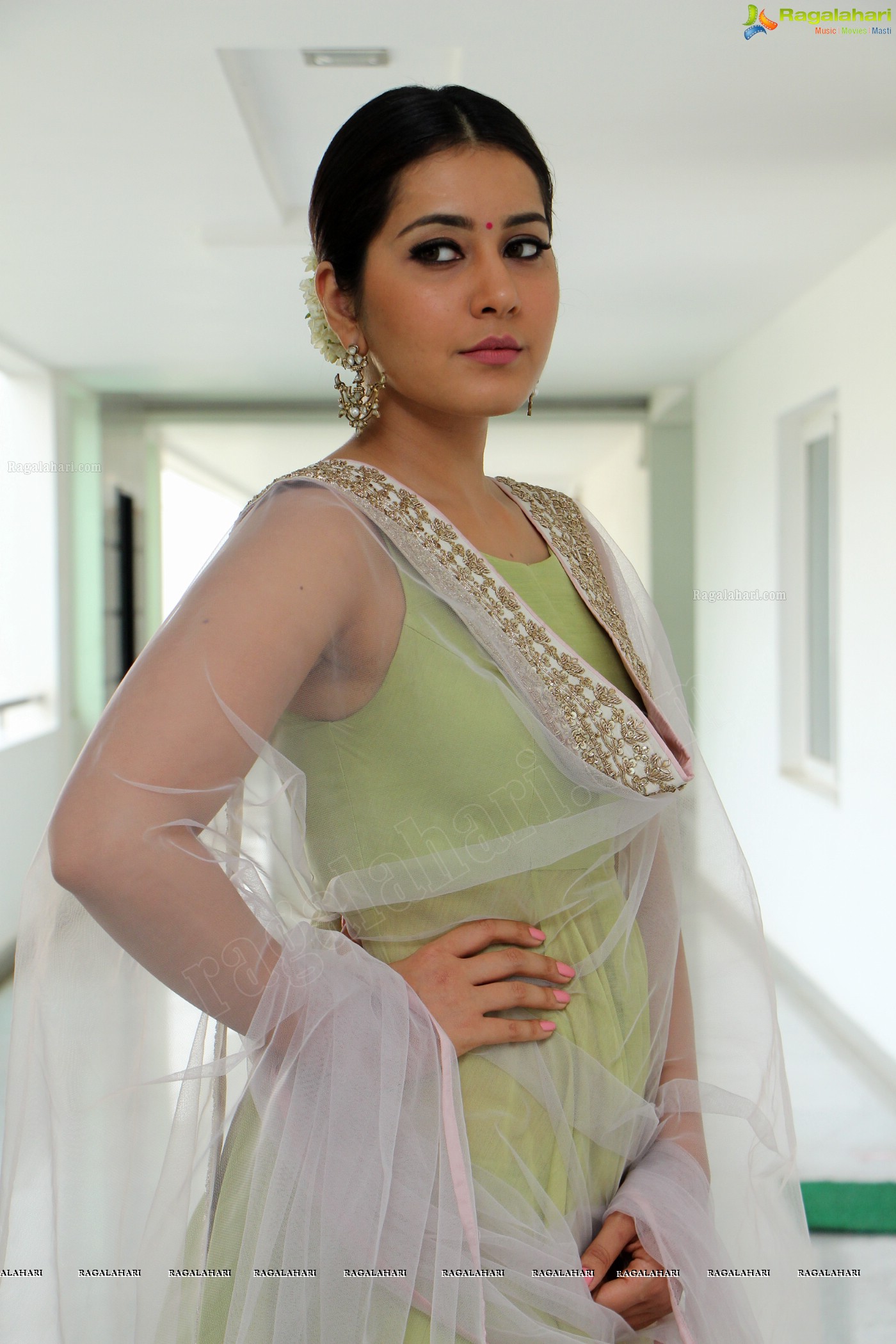 Actress Raashi Khanna in Indian Traditional Dress