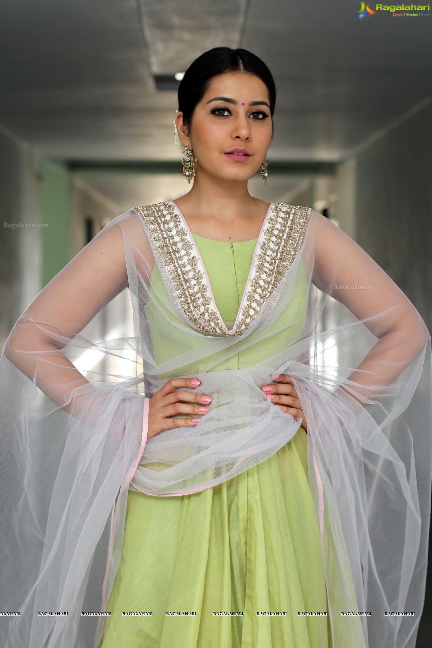 Actress Raashi Khanna in Indian Traditional Dress