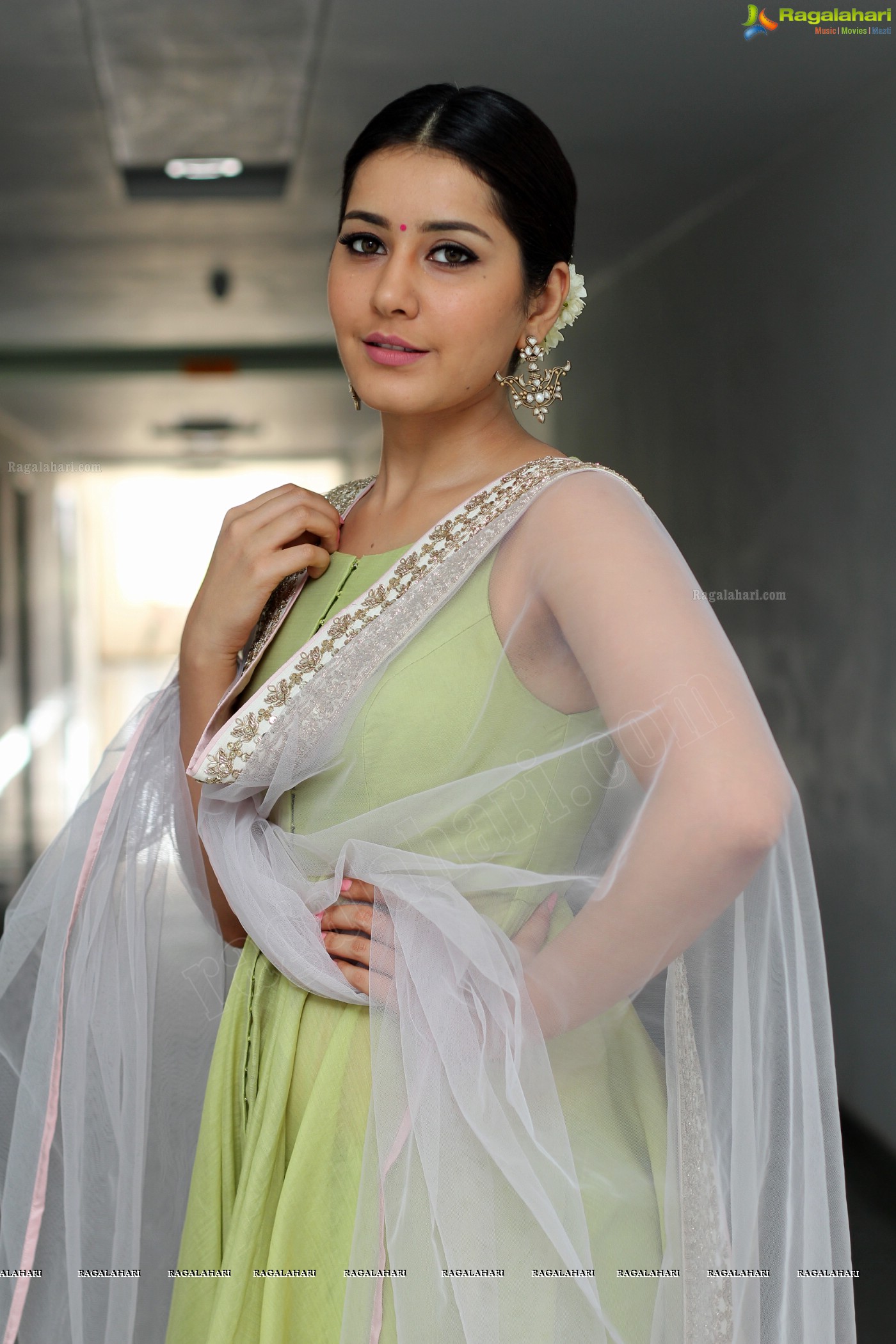 Actress Raashi Khanna in Indian Traditional Dress