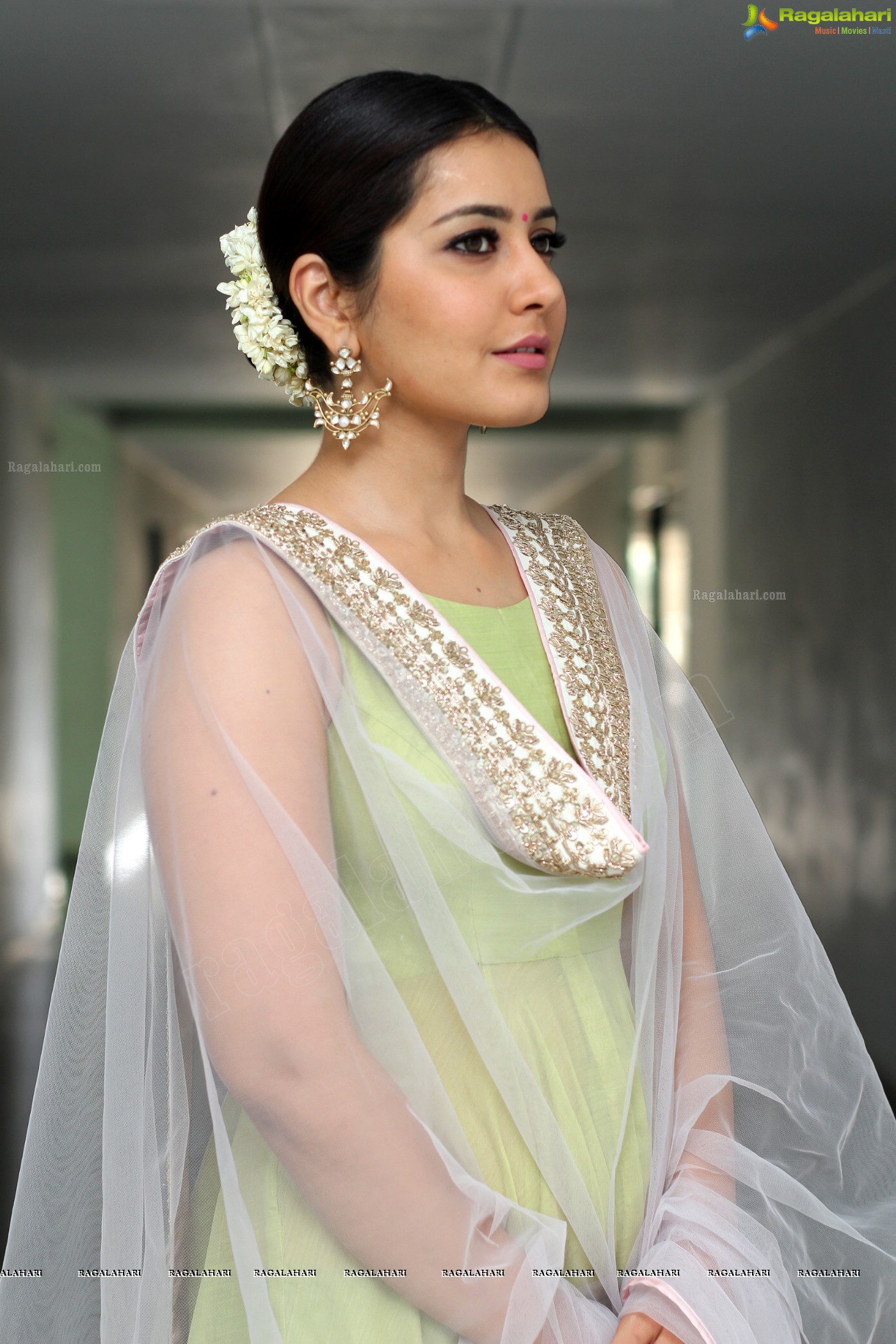 Actress Raashi Khanna in Indian Traditional Dress
