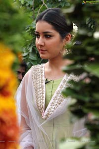 Raashi Khanna Indian Traditional Dress