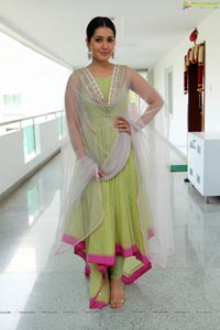 Raashi Khanna Indian Traditional Dress