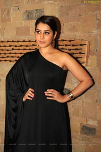 Raashi Khanna in Black Dress