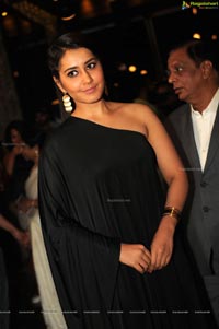 Raashi Khanna in Black Dress