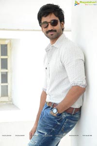 Aadi Pinisetty Photos