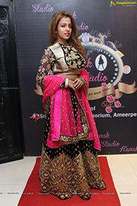 Zaara Khan Photos